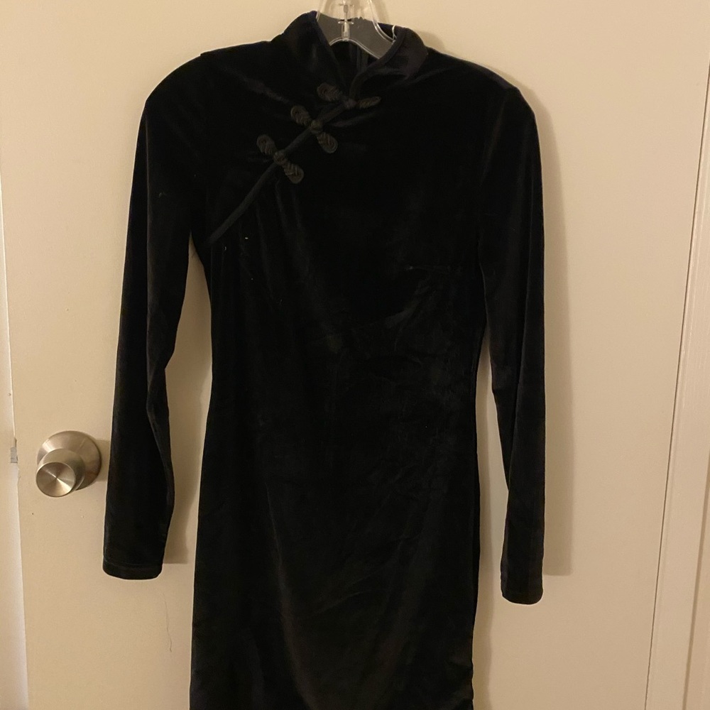 Black Velvet Dress (size6)